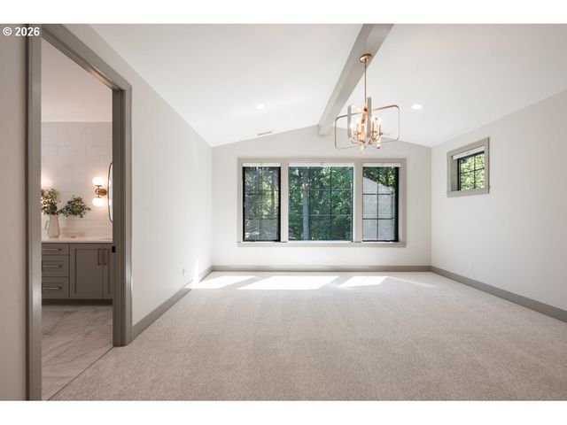 964 Country Commons Ln, Lake Oswego, OR 97034