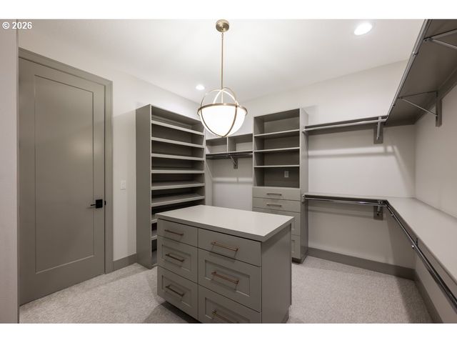 964 Country Commons Ln, Lake Oswego, OR 97034