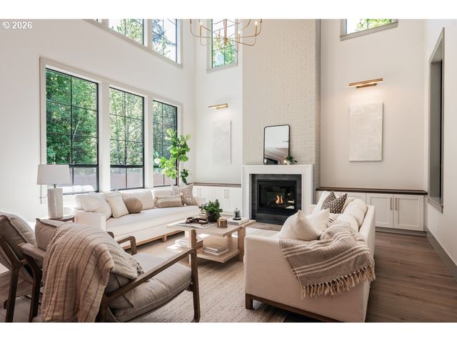 964 Country Commons Ln, Lake Oswego, OR 97034