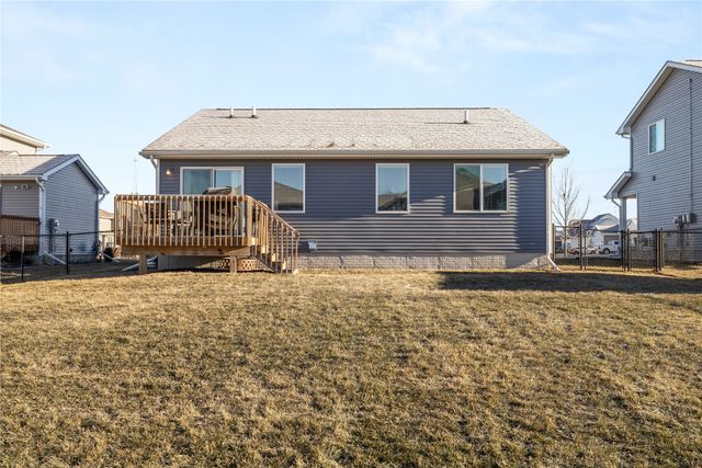 282 NW Lexington Drive, Waukee, IA 50263