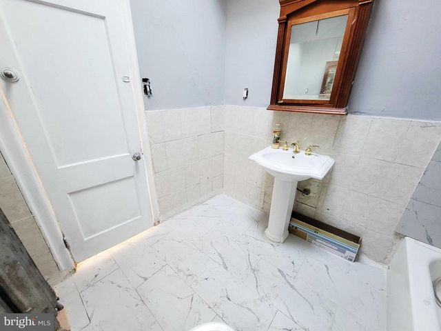 1731 W CHAMPLOST ST, Philadelphia, PA 19141