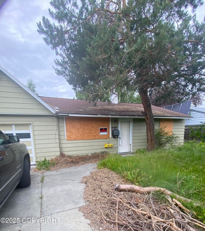 1614 Kepner Drive, Anchorage, AK 99504