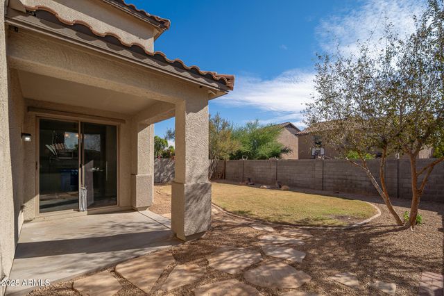 10933 W COLLEGE Drive, Phoenix, AZ 85037