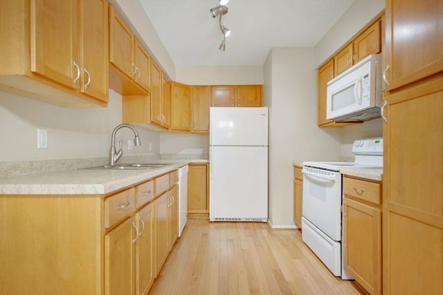 361 Elan Court, Woodbury, MN 55125