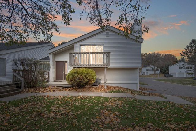 361 Elan Court, Woodbury, MN 55125