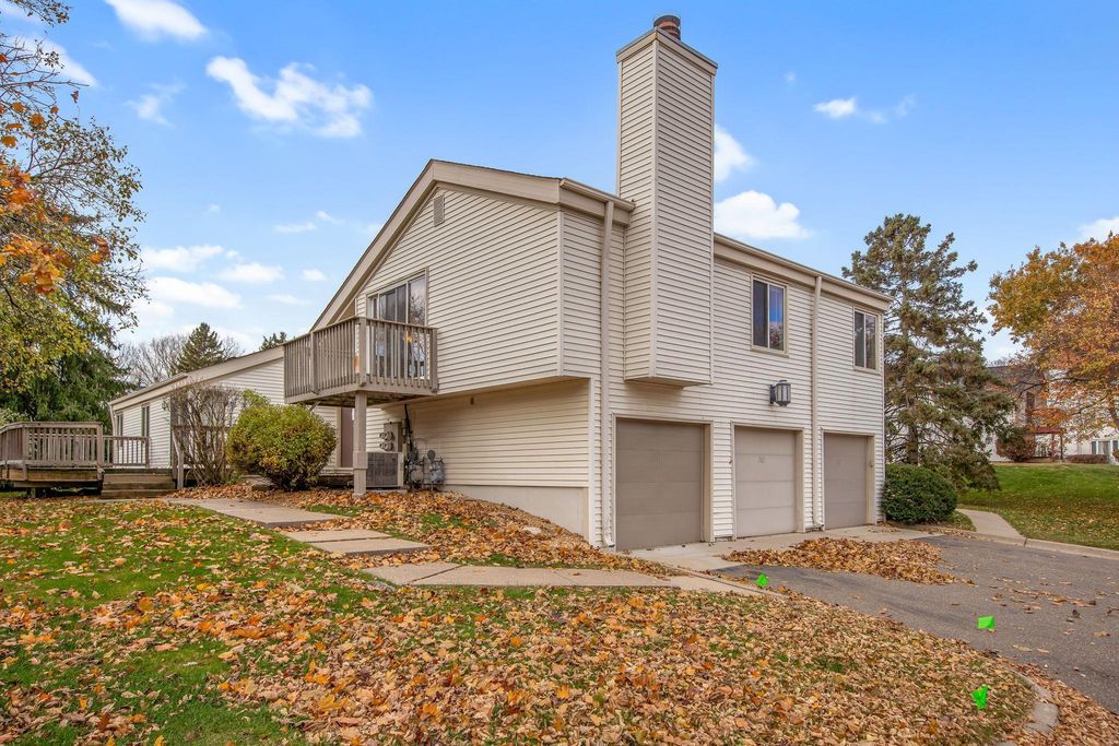 361 Elan Court, Woodbury, MN 55125