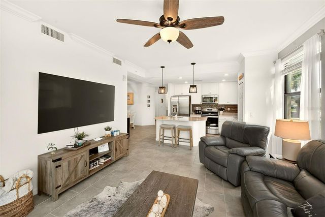 18028 GAWTHROP DRIVE 101, Bradenton, FL 34211