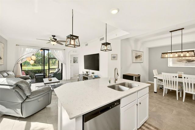 18028 GAWTHROP DRIVE 101, Bradenton, FL 34211