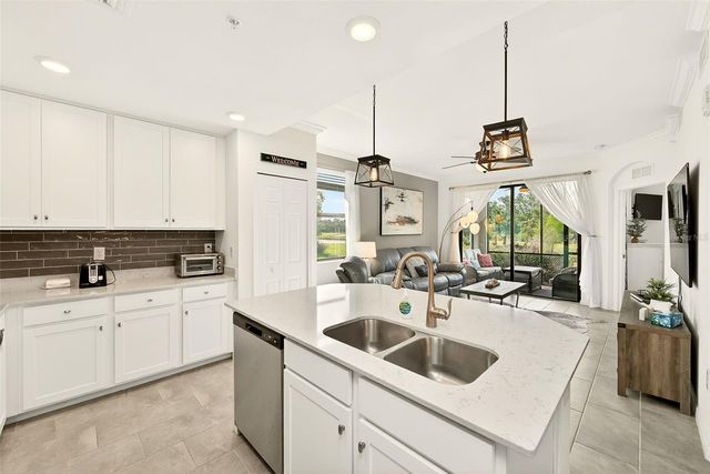 18028 GAWTHROP DRIVE 101, Bradenton, FL 34211