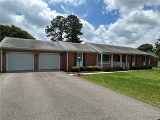 7352 Walnut Grove Dr, Mechanicsville, VA 23111