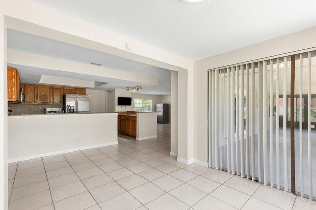 8904 W FLORA STREET, Tampa, FL 33615