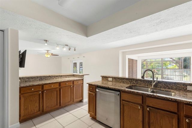 8904 W FLORA STREET, Tampa, FL 33615