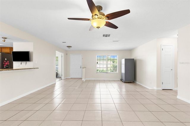 8904 W FLORA STREET, Tampa, FL 33615