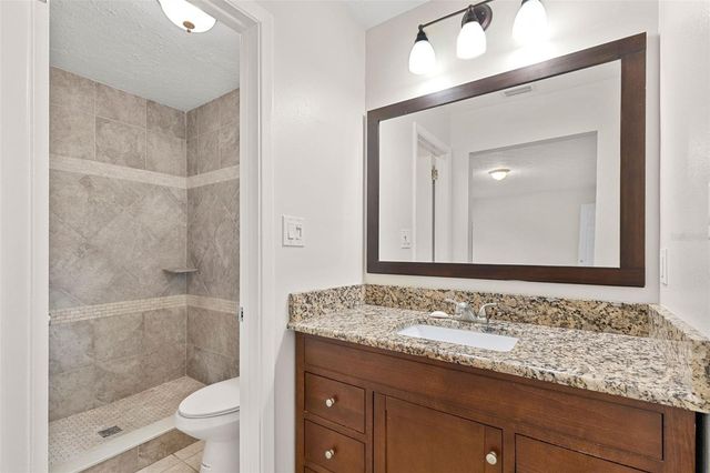 8904 W FLORA STREET, Tampa, FL 33615