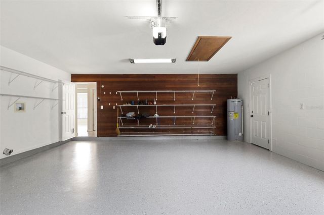 8904 W FLORA STREET, Tampa, FL 33615