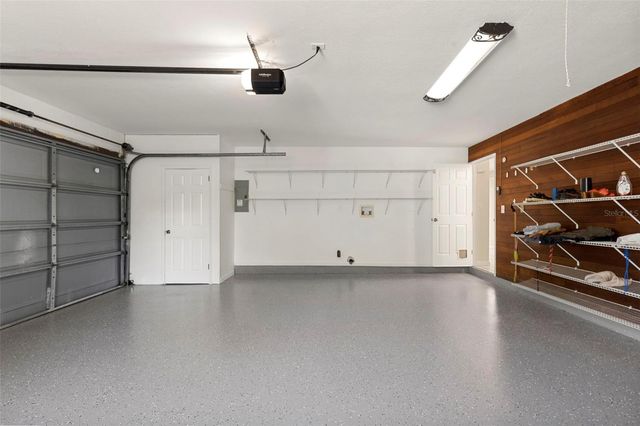 8904 W FLORA STREET, Tampa, FL 33615