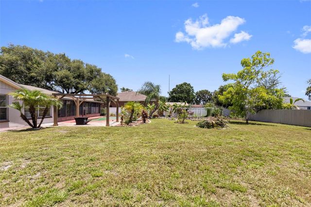 8904 W FLORA STREET, Tampa, FL 33615