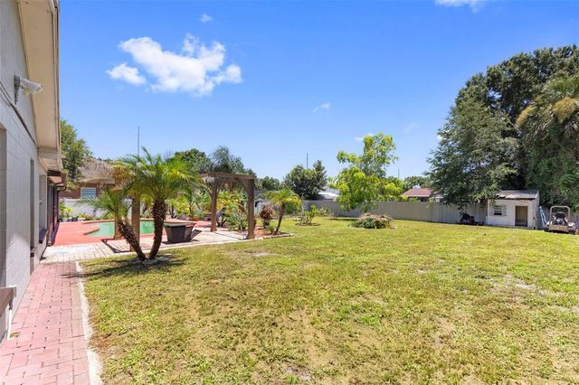 8904 W FLORA STREET, Tampa, FL 33615