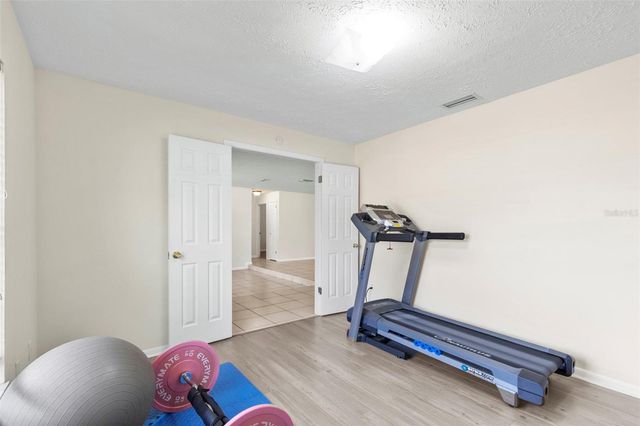 8904 W FLORA STREET, Tampa, FL 33615