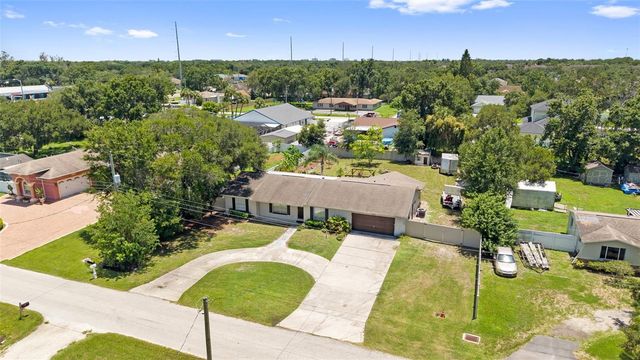 8904 W FLORA STREET, Tampa, FL 33615