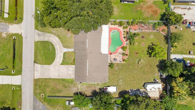 8904 W FLORA STREET, Tampa, FL 33615