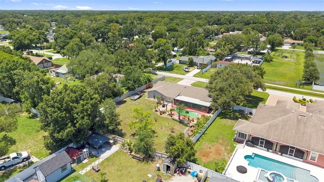 8904 W FLORA STREET, Tampa, FL 33615