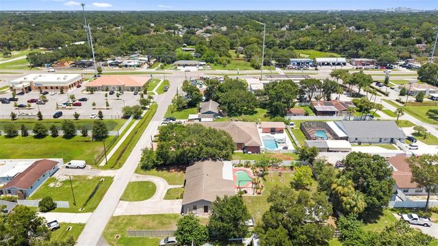 8904 W FLORA STREET, Tampa, FL 33615