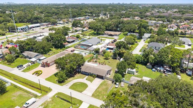 8904 W FLORA STREET, Tampa, FL 33615