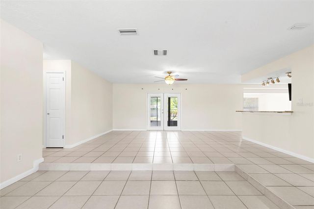 8904 W FLORA STREET, Tampa, FL 33615