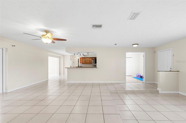 8904 W FLORA STREET, Tampa, FL 33615
