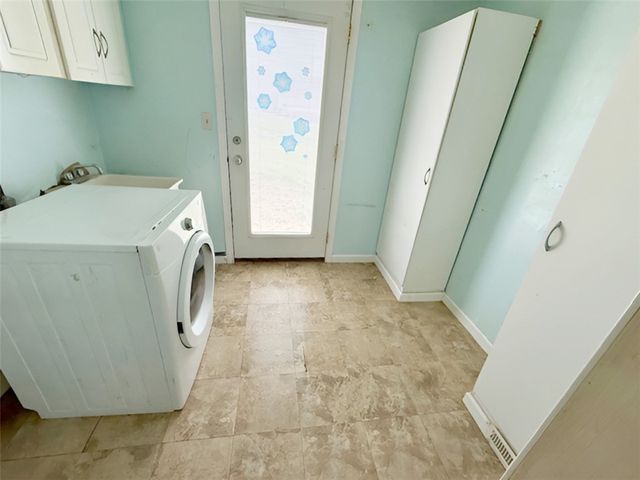 1126 Old National Pike, Centerville, PA 15333