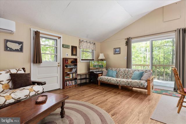 60 FAWN RUN LN, Hedgesville, WV 25427