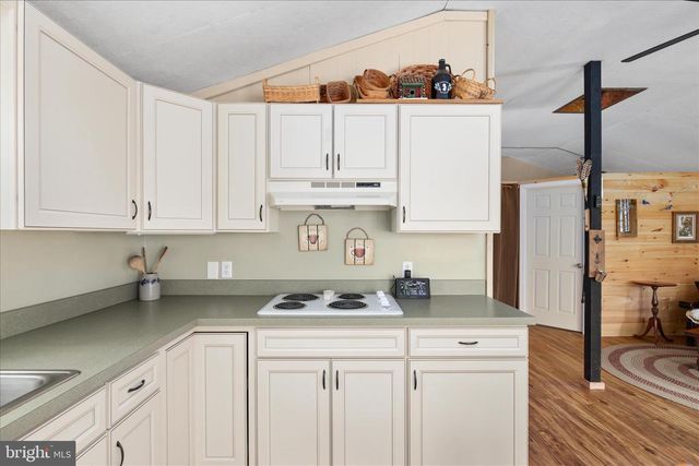 60 FAWN RUN LN, Hedgesville, WV 25427