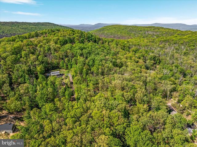 60 FAWN RUN LN, Hedgesville, WV 25427