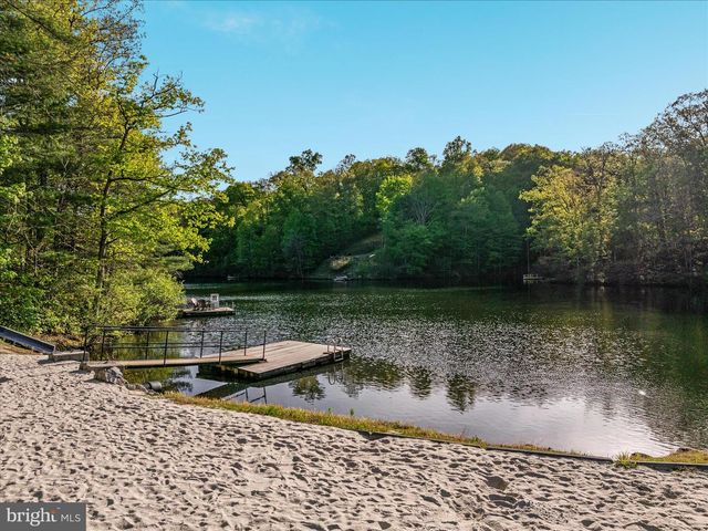 60 FAWN RUN LN, Hedgesville, WV 25427
