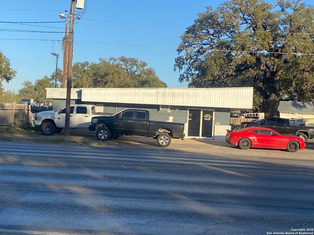 1008 2nd, Pleasanton, TX 78064