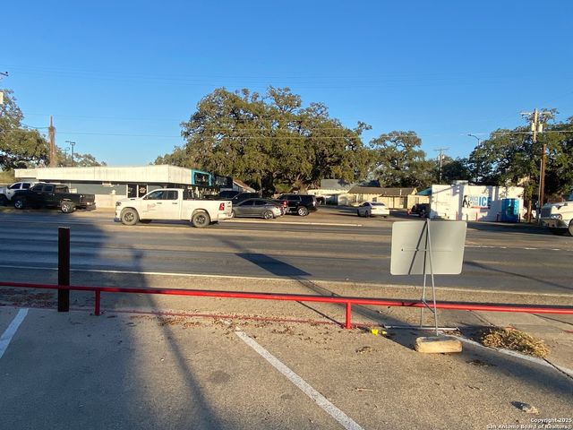 1008 2nd, Pleasanton, TX 78064