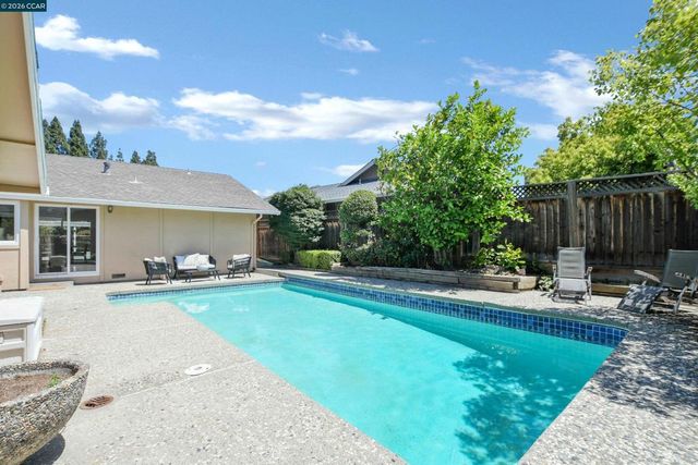 1808 Las Ramblas Dr, Concord, CA 94521