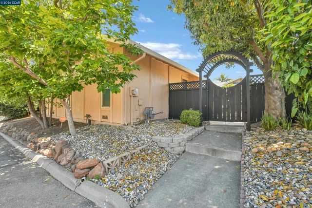 1808 Las Ramblas Dr, Concord, CA 94521