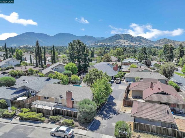 1808 Las Ramblas Dr, Concord, CA 94521