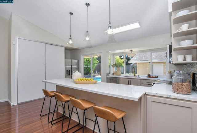 1808 Las Ramblas Dr, Concord, CA 94521