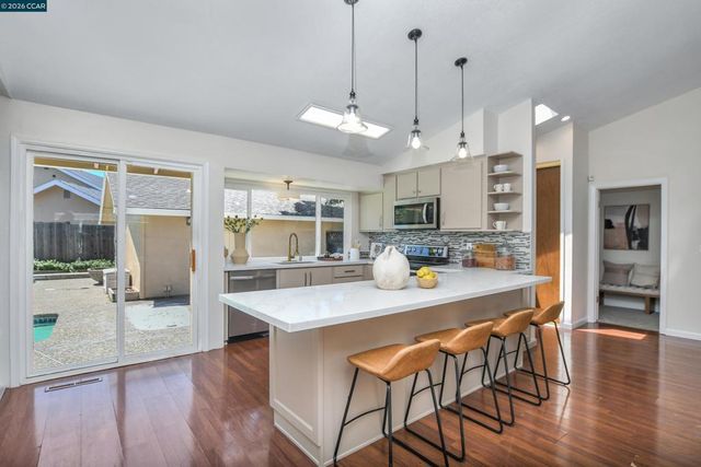 1808 Las Ramblas Dr, Concord, CA 94521