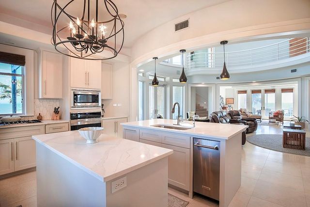 4214 Turks Point, Galveston, TX 77554