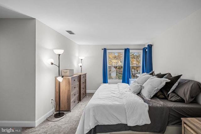 5 HAMPTON CT, Mount Laurel, NJ 08054