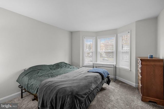 5 HAMPTON CT, Mount Laurel, NJ 08054