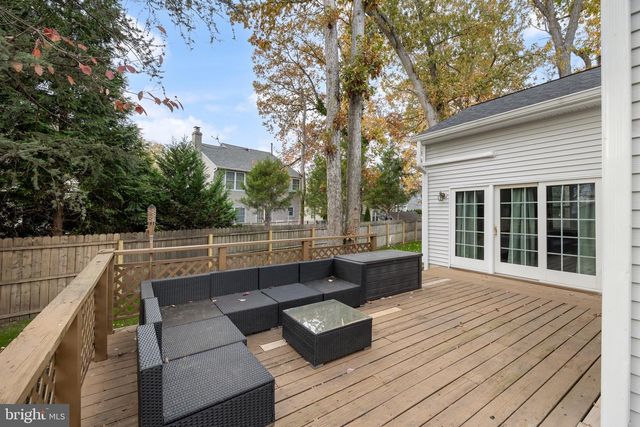 5 HAMPTON CT, Mount Laurel, NJ 08054