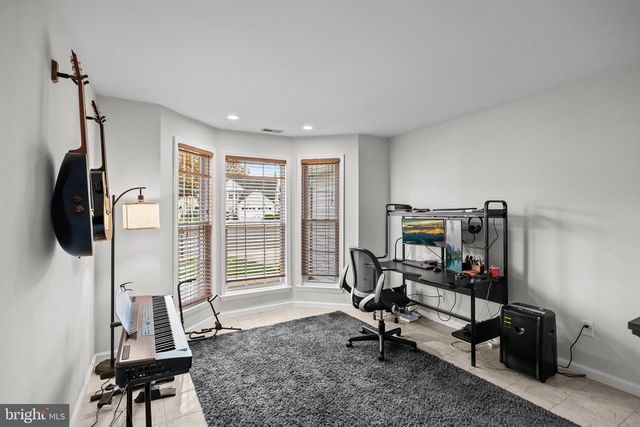 5 HAMPTON CT, Mount Laurel, NJ 08054