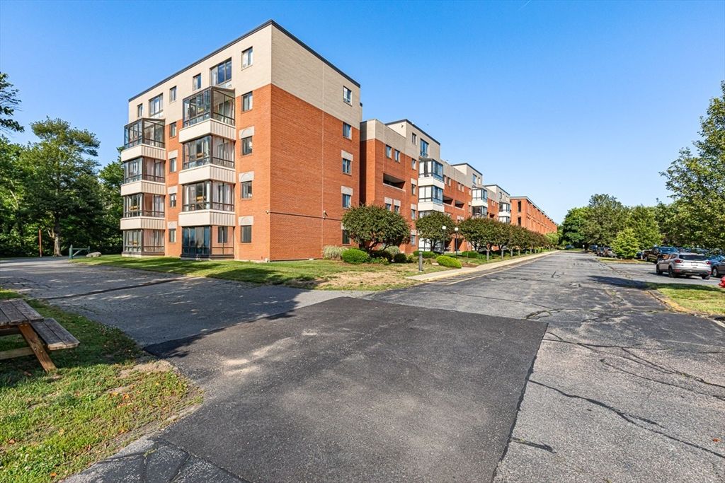 96 Old Colony Ave 153, Taunton, MA 02718