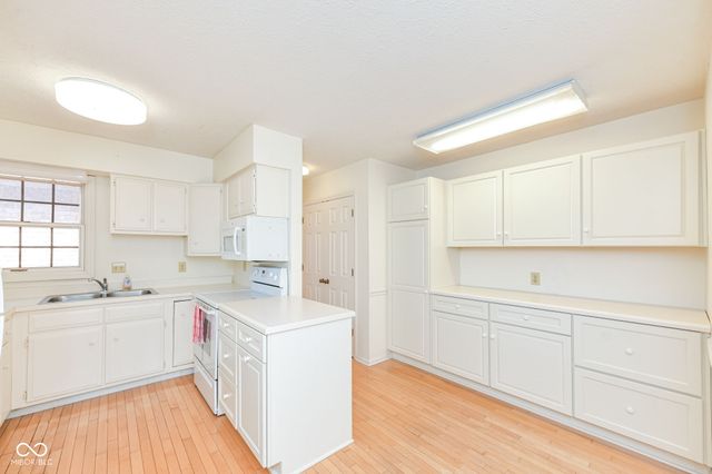 5225 Whisperwood Lane, Indianapolis, IN 46226