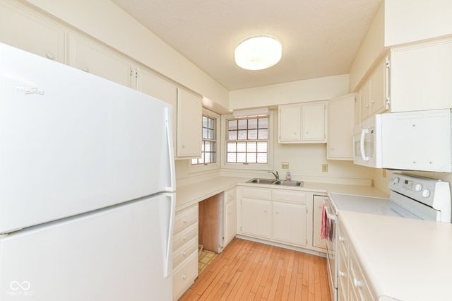 5225 Whisperwood Lane, Indianapolis, IN 46226